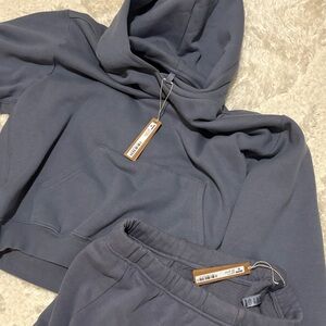 SKIMS Women’s Charcoal Sweatpants & Hoodie Set